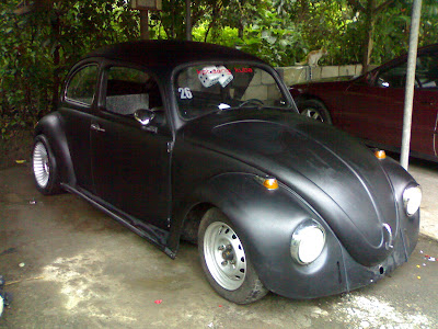 This bug started its life as a 1979 bug Painted flatblack and lowered to 