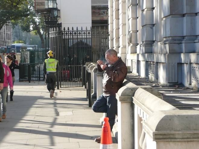 Pat and his pipe, London, near Whitehall