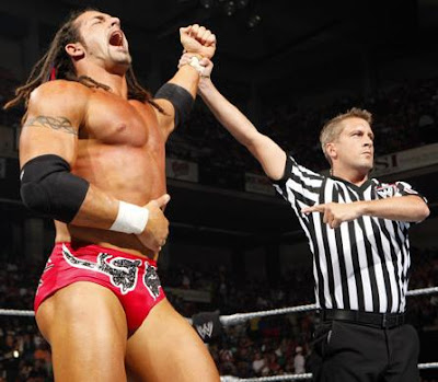WWE ha hecho oficial el traspaso de 2 luchadores mas a Smackdown Tyler+reks+wins