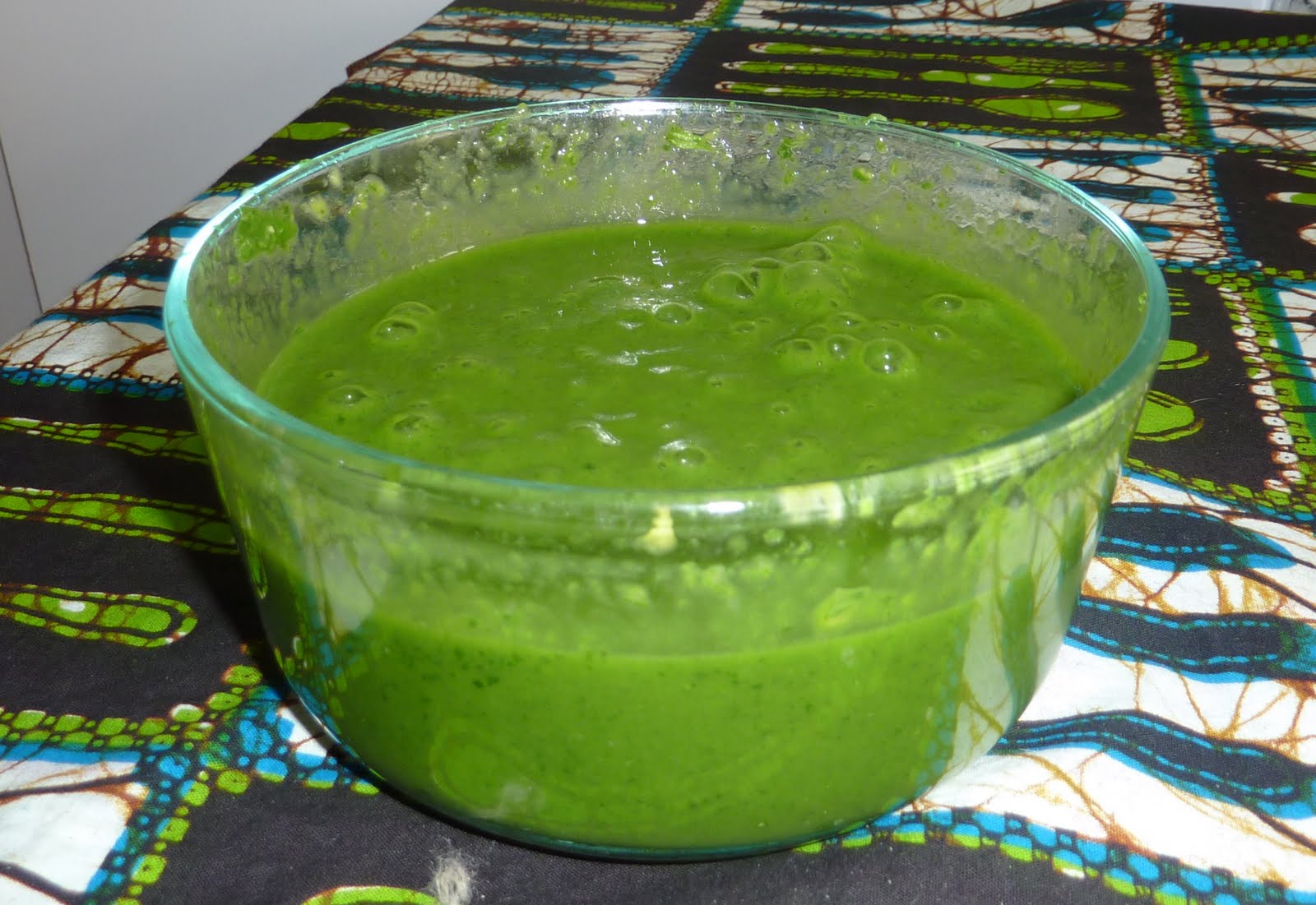 Look To Beauty Kale Spinach Mango smoothie