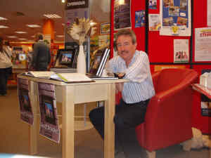 [In+Borders+Llantrisant.JPG]