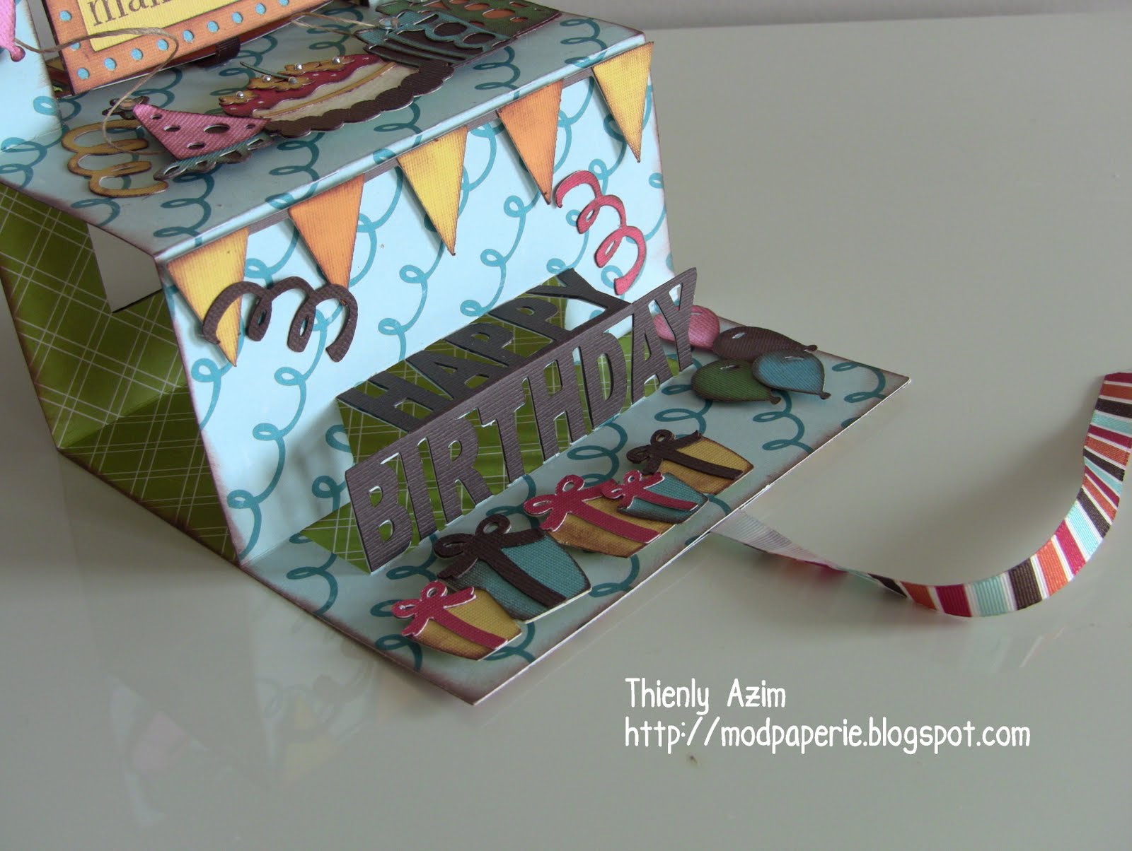 mod paperie "Celebrate" Popup lever card.