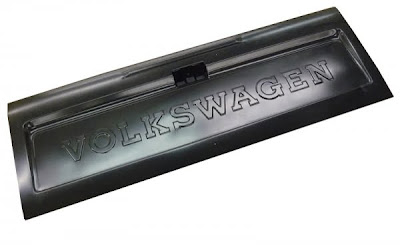 VOLKSWARENHAUS: August 2010