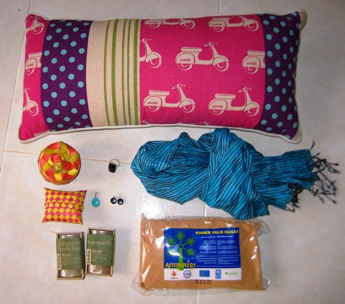 [Shopping+in+PP_Mar+09.JPG]