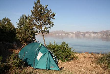 [Bitiz+wild+camping+sml.JPG]