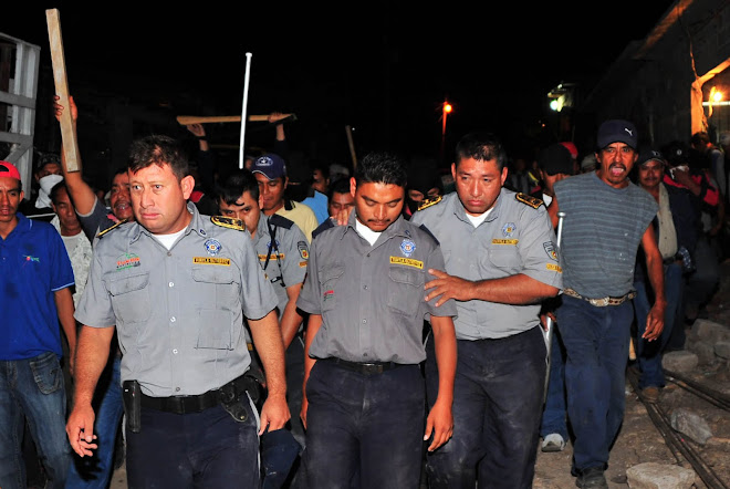 POLICIAS DETENIDOS POR LA MOCRI