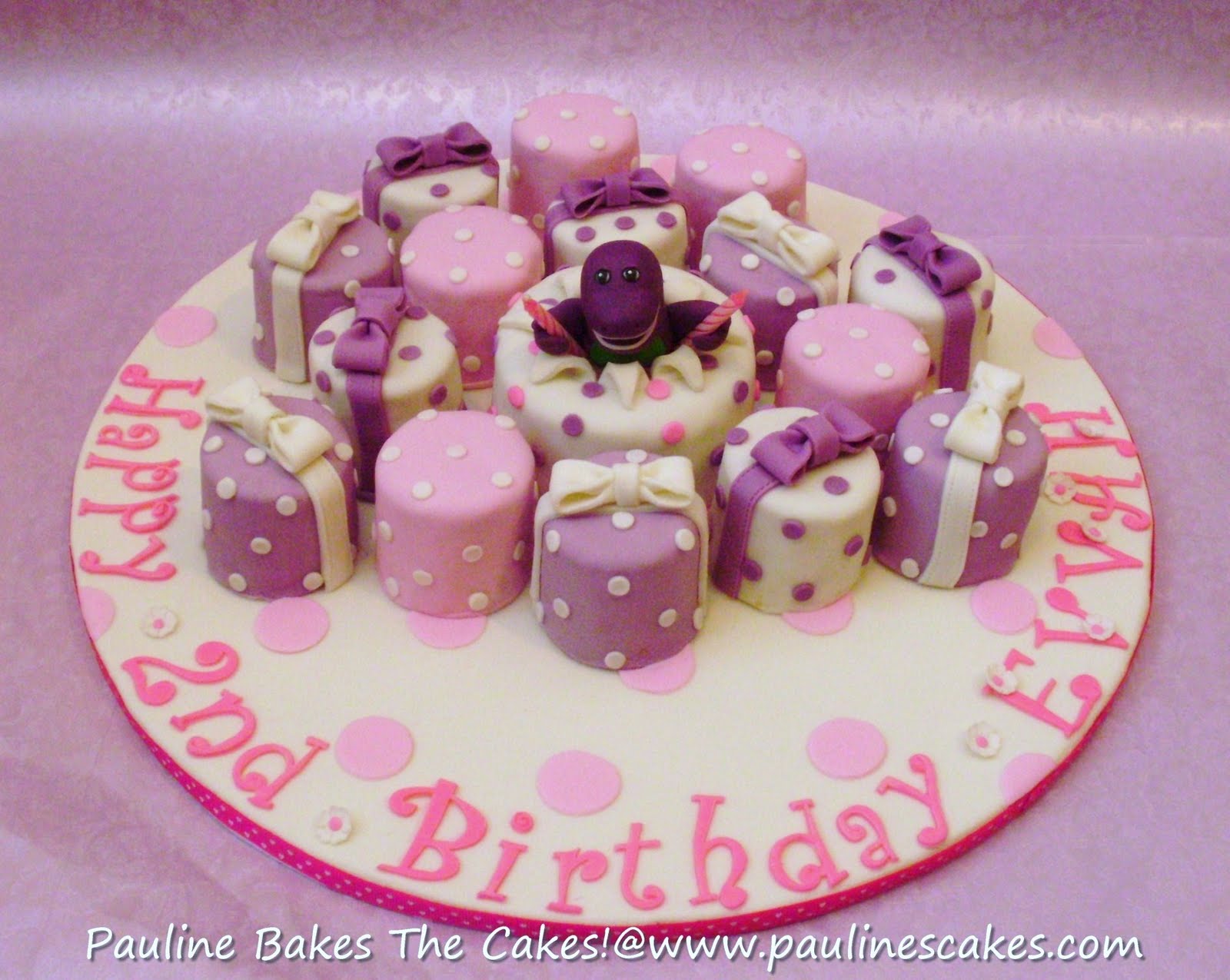 mini fondant cakes