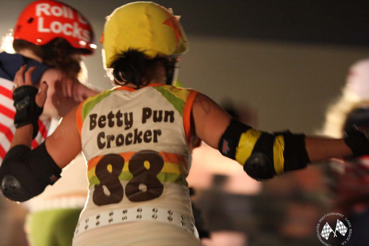 Long Beach Roller Derby Terminal Island Tootsies vs 4th Street Retro