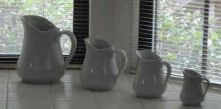 [White+Pitchers.JPG]