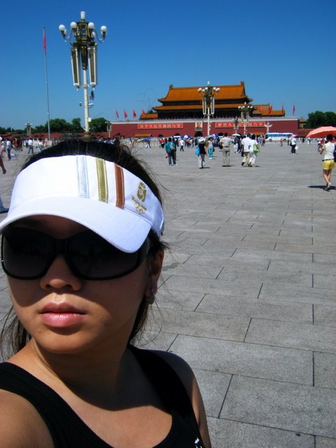 [Me+at+Tian+An+Men.JPG]