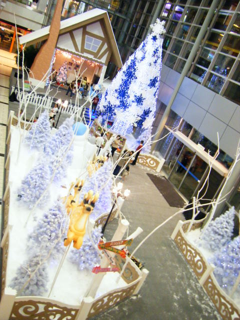 [Christmas+trees+at+Ikano+Power+Center.JPG]