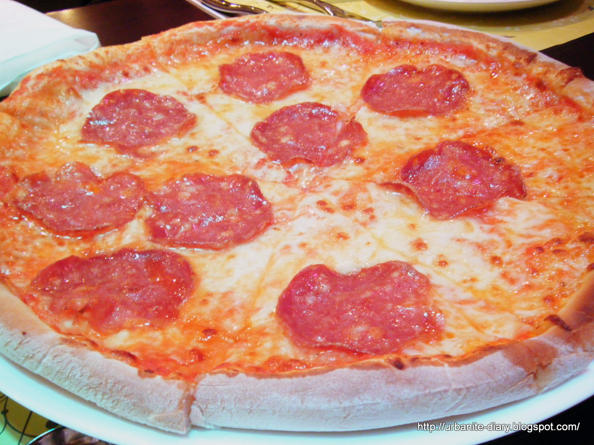 [Beef+Pepperoni+Pizza.JPG]