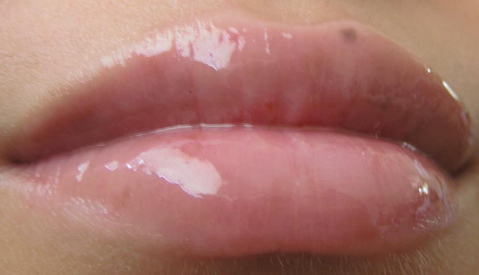 Kalifornia Love Nudey Tuesday Urban Decay Pocket Rocket Lip Gloss in