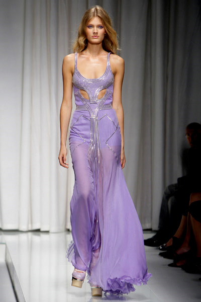 [Versace+Spring+2010+Collection+51.jpg]