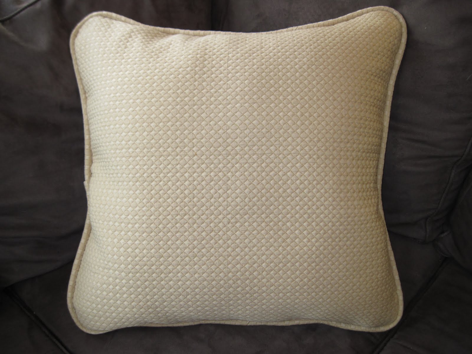 Elysian Studios How to Create Your Own Decorative Welting DIY Tutorial