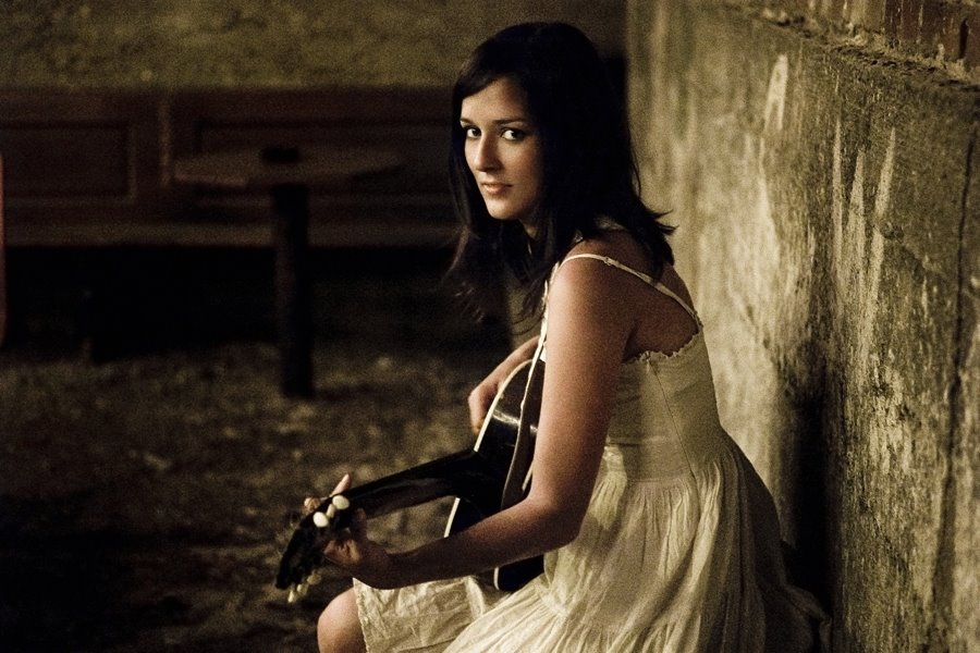 [Meiko+with+Guitar.jpg]
