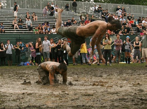 [mud+wrestling.jpg]