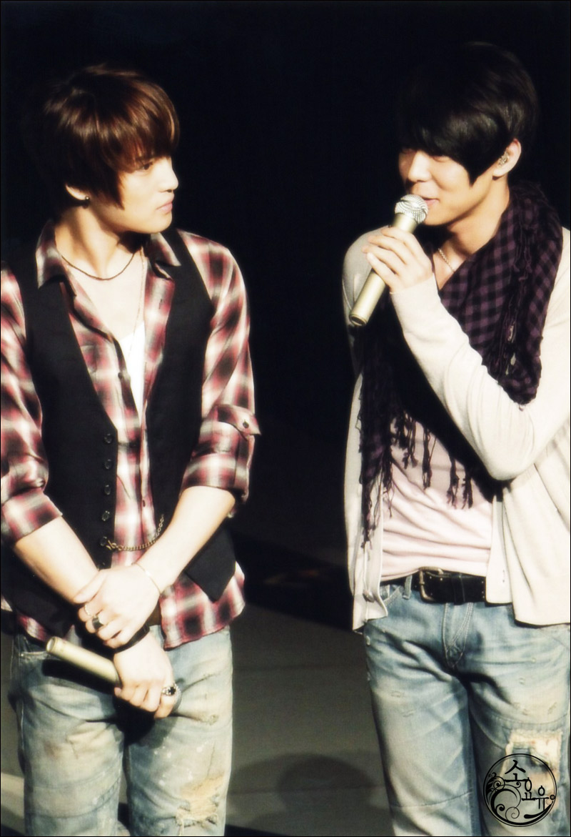 [1253089643_20090907MJ-13.jpg]