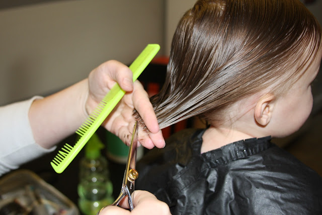 How to cut girls hair || Shwin&Shwin