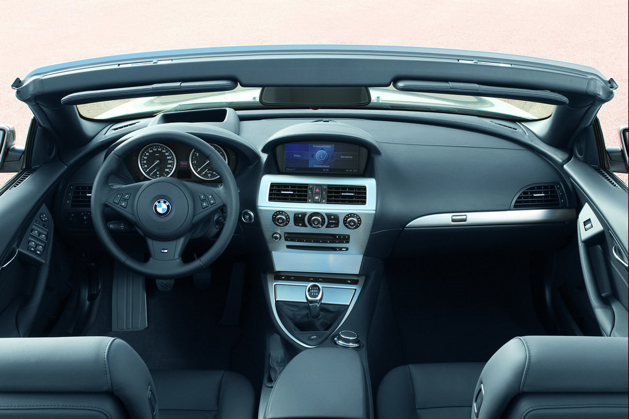 [Carscoop_08BMW6_015.JPG]