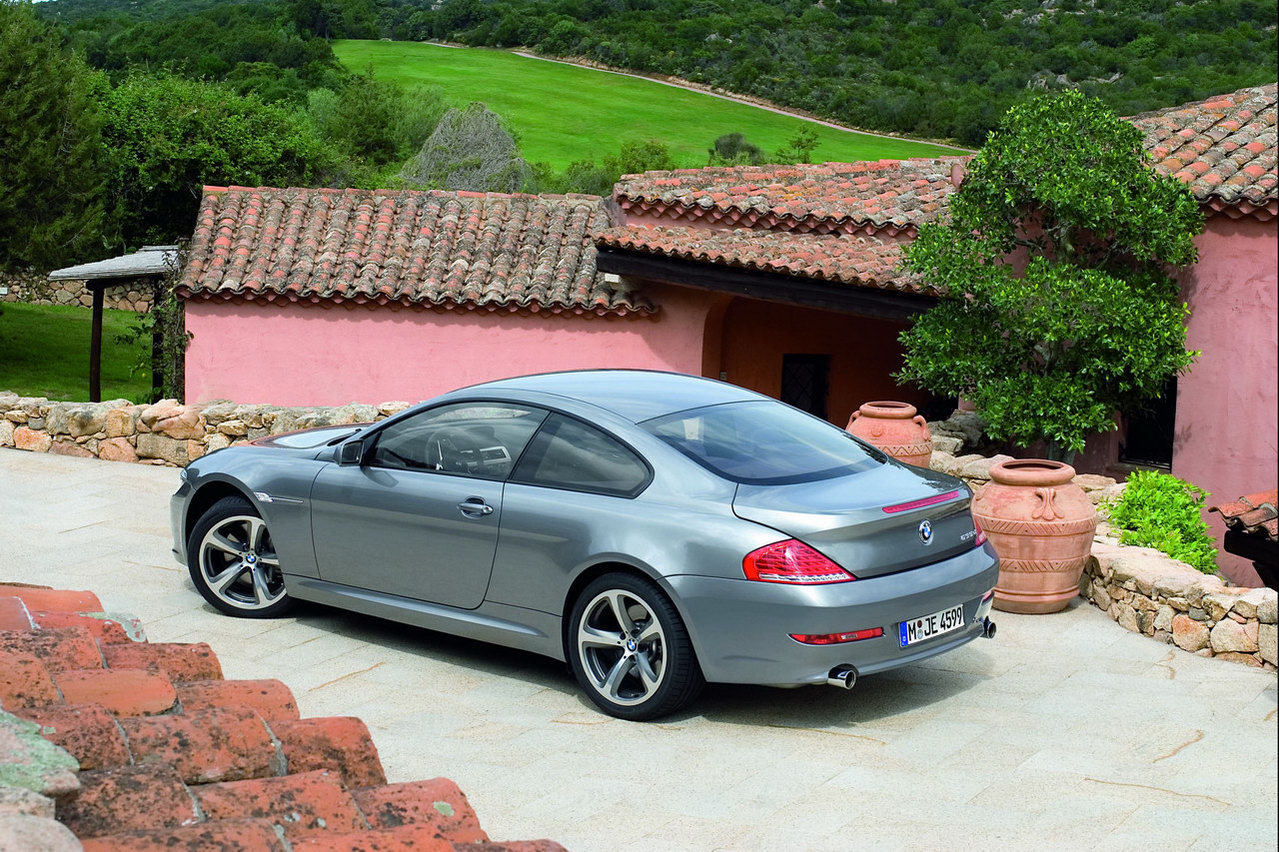 [Carscoop_08BMW6_029.JPG]