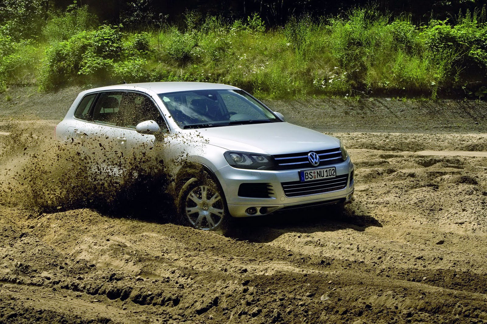 [2011-Volkswahen-Touareg-247.jpg]