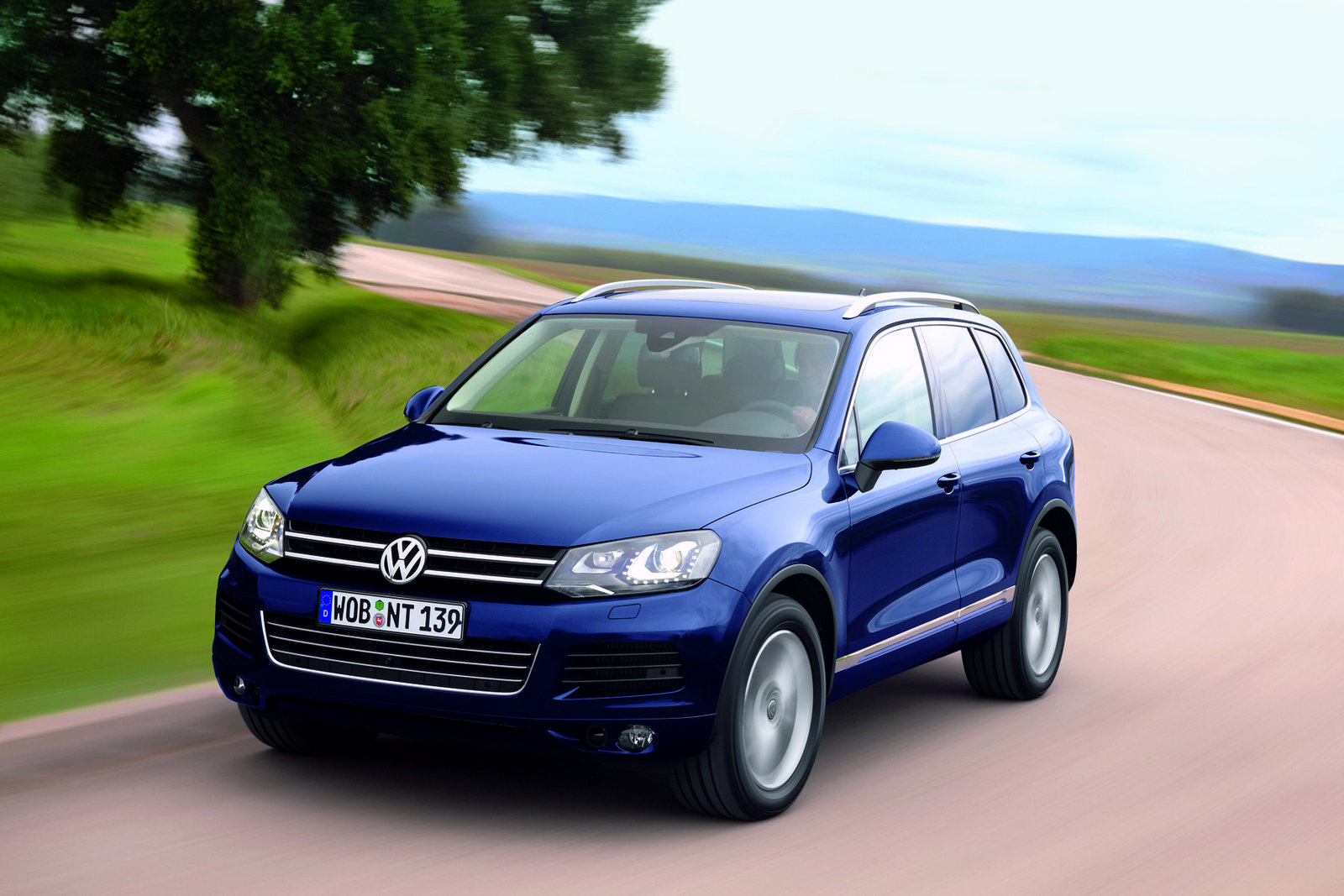 [2011-Volkswahen-Touareg-257.jpg]