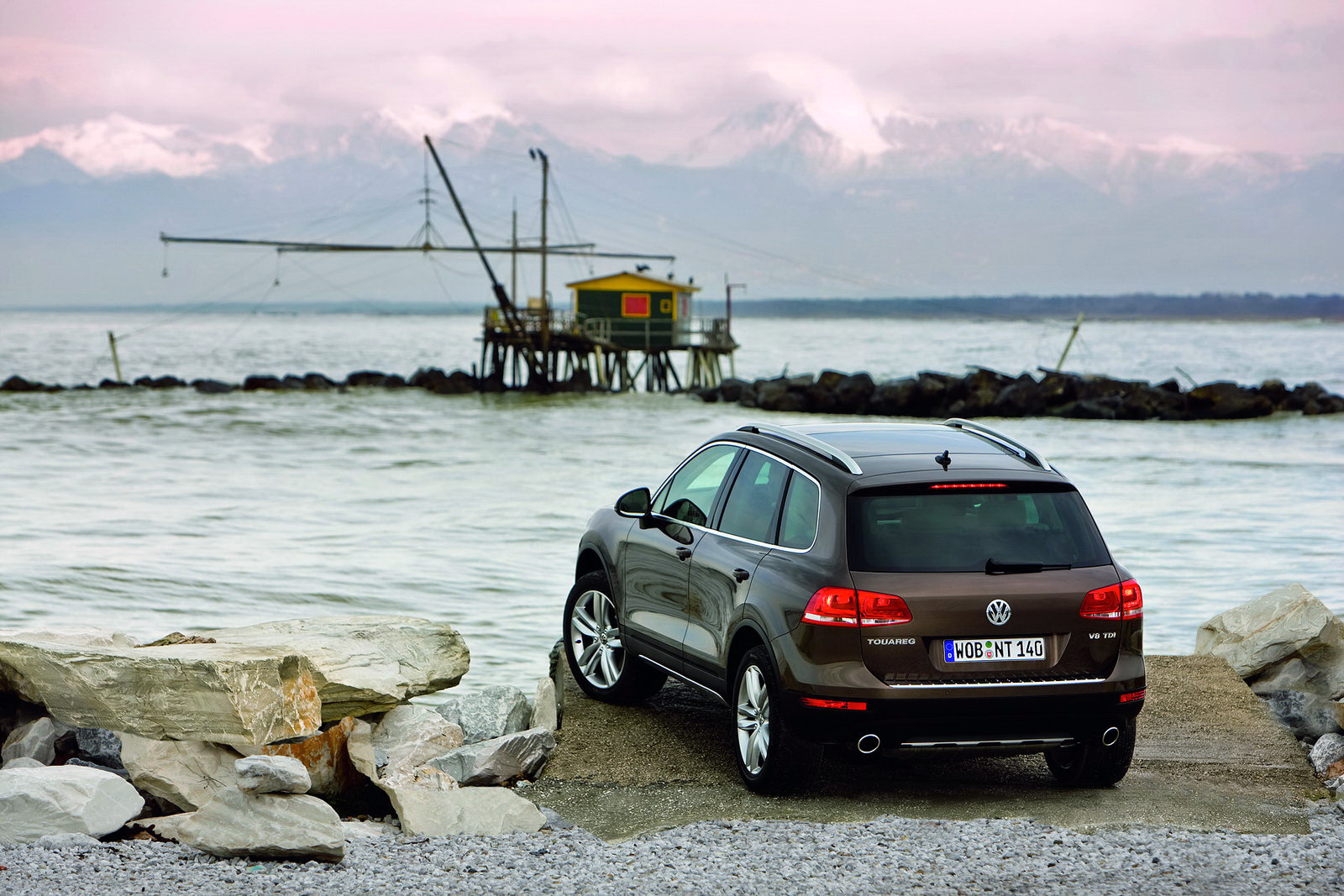 [2011-Volkswahen-Touareg-276.jpg]