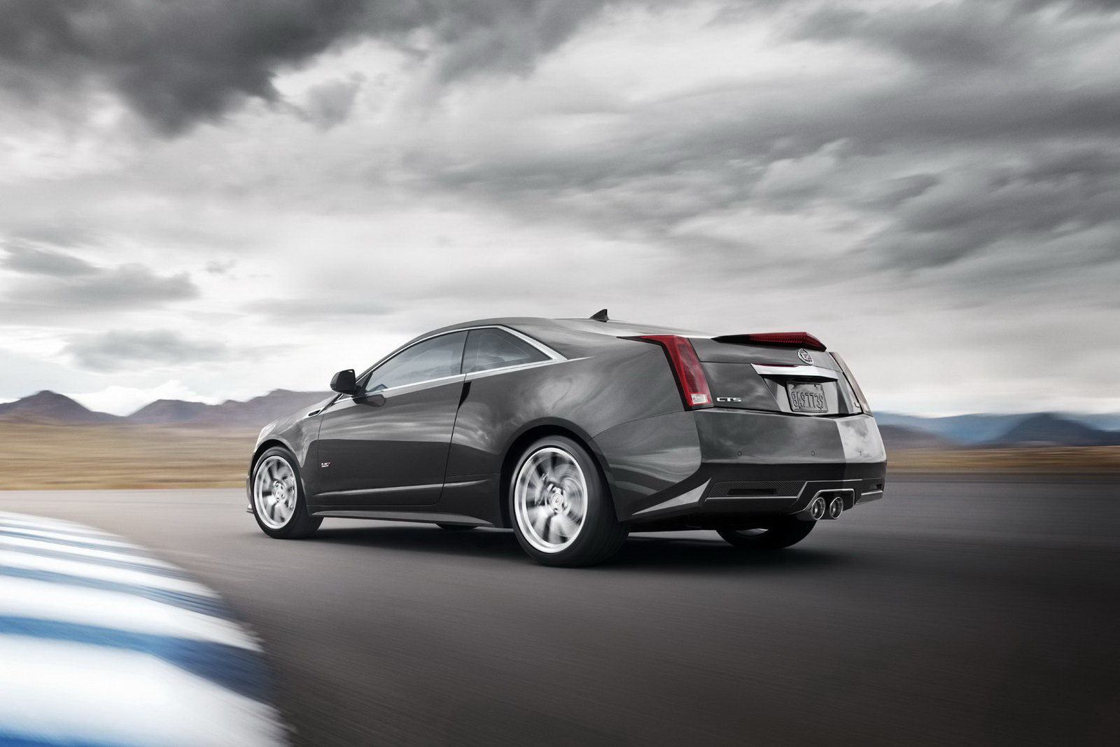 2011-Cadillac-CTS-V-Coupe-14.JPG