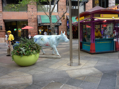 Meemo in the Mountains: My Adventures on the 16th Street Mall