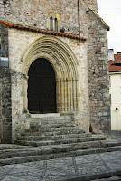 Llanes, iglesia de Santa María, portada occidental