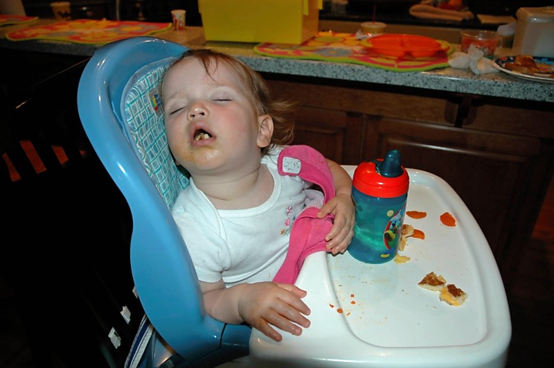 25 Pictures Of Kids Falling Asleep While Eating