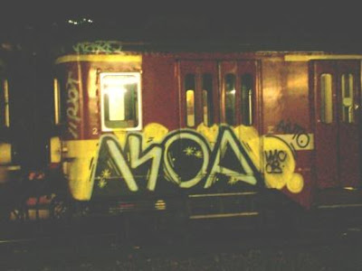 Koa train graffiti artist