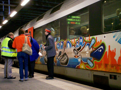 seez train graffiti