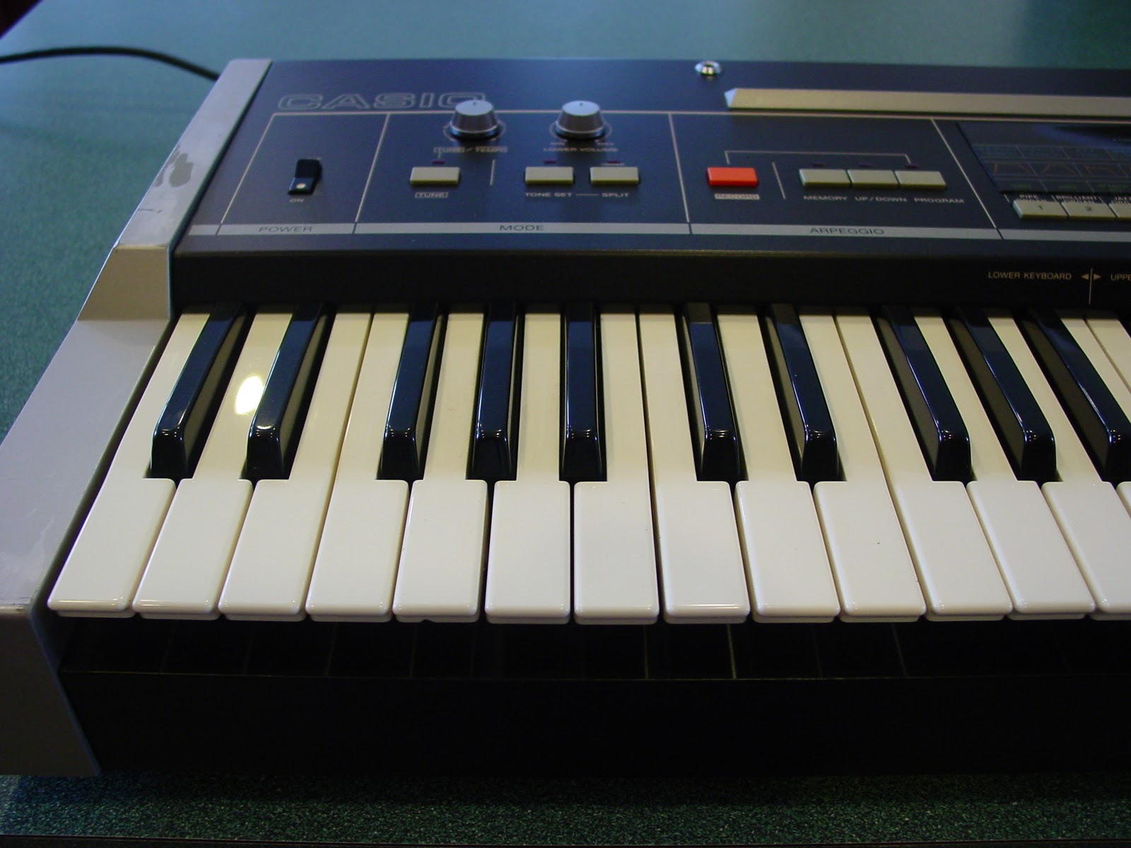 SolidStateCollective: Casio Synthesizer - Casiotone 1000P