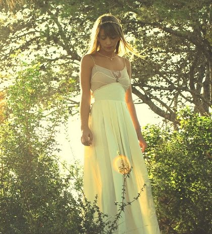 שמלת כלה וינטאג' בשילוב גוונים בהירים