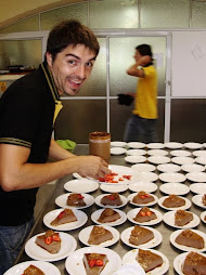 Dante preparando el postre