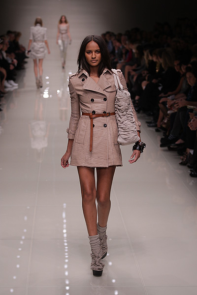 [Burberry9_Spring2010.jpg]