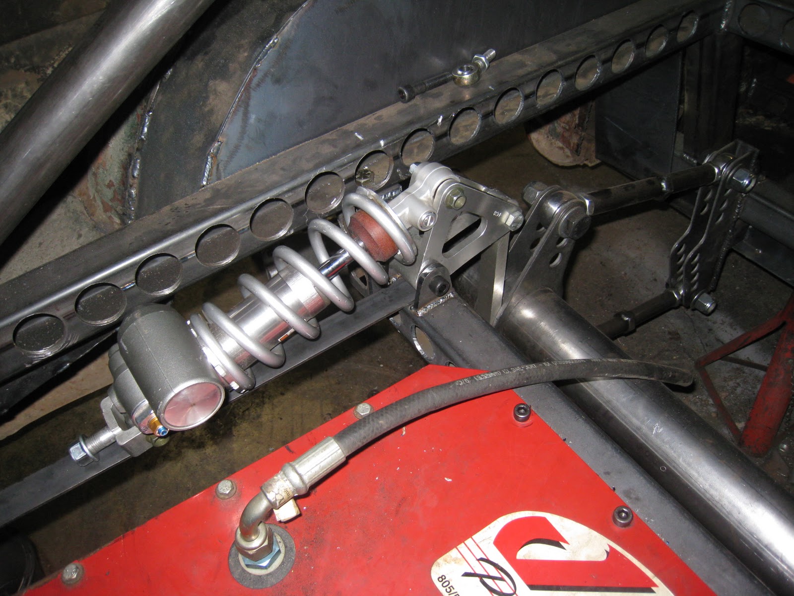 V8 Powered MGBGT Fuel cell and rear shocks