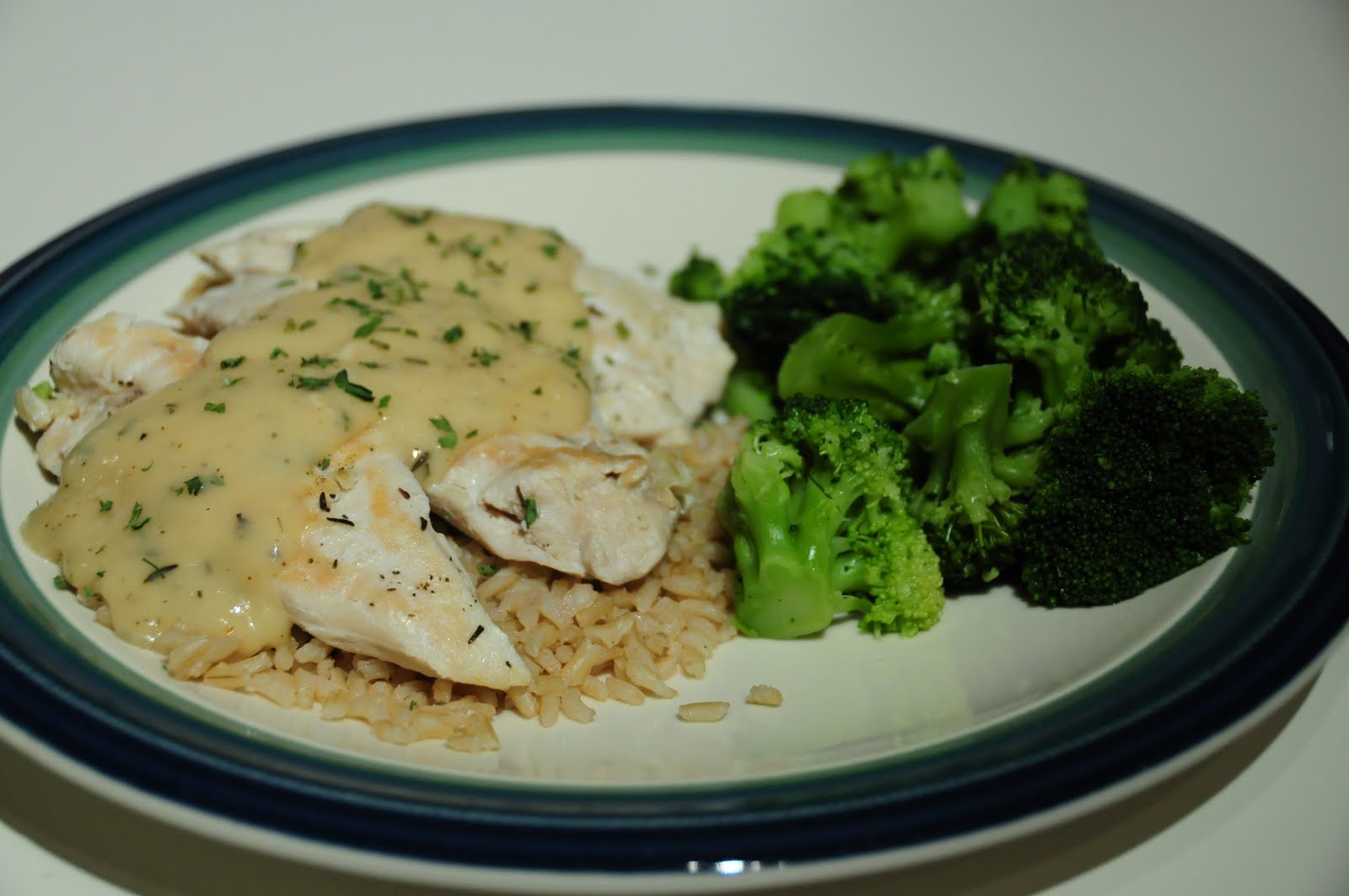 Dinner with the Browns Tender Chicken in Gravy