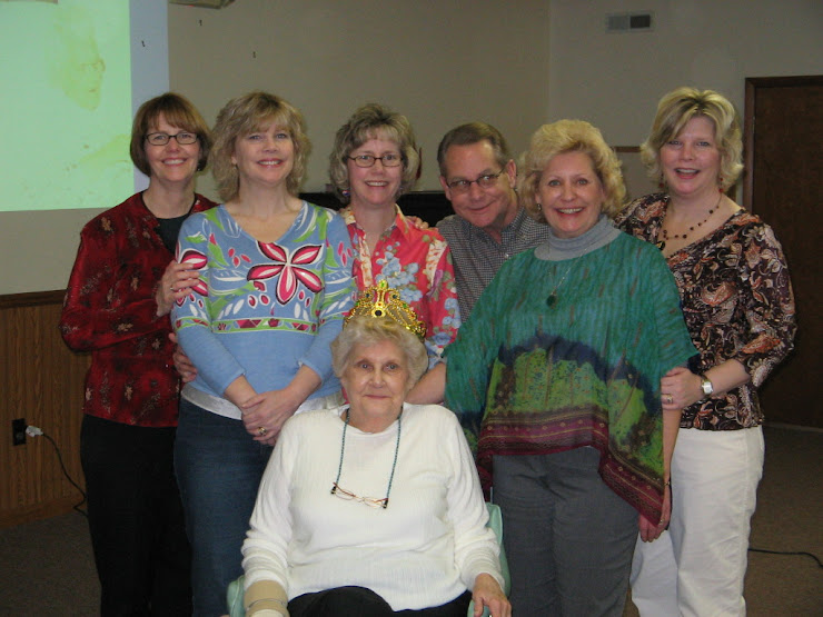 Aunt Leah, Gramma, Aunt Candy, Uncle Dick, Aunt Suzie, Aunt Ter, and Great Gramma Friends