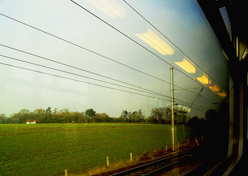 [Luton_train01.jpg]