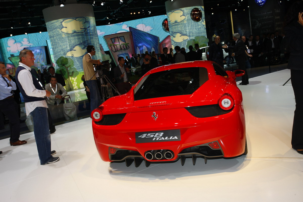 [Ferrari+458+Italia+2.jpg]