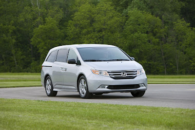 2011 Honda Odyssey Touring Elite photos