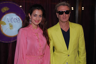Ameesha with Rohit Bal Ameesha with Rohit Bal