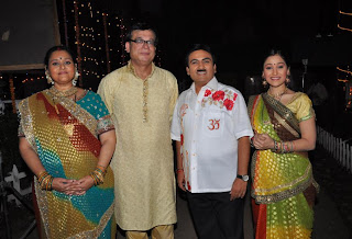 Supriya Pathak, Aatish Kapadia, Disha, Wakhani, Dilip Joshi on sets of TMKOC Supriya Pathak, Aatish Kapadia, Disha, Wakhani, Dilip Joshi on sets of TMKOC