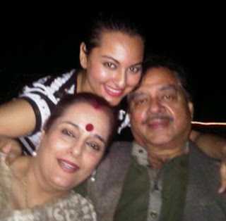 Sonakshi with her parents