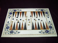 Rectangular backgammon board decorated with flower art like pitradura
