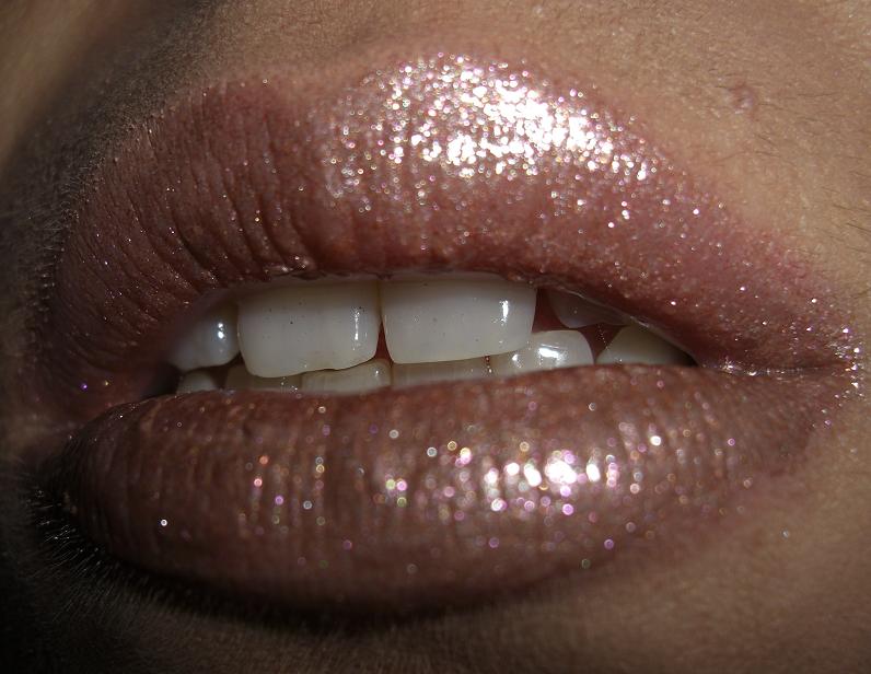 MAC ChamPale lipgelee Straight to the Head Makeup and Macaroons