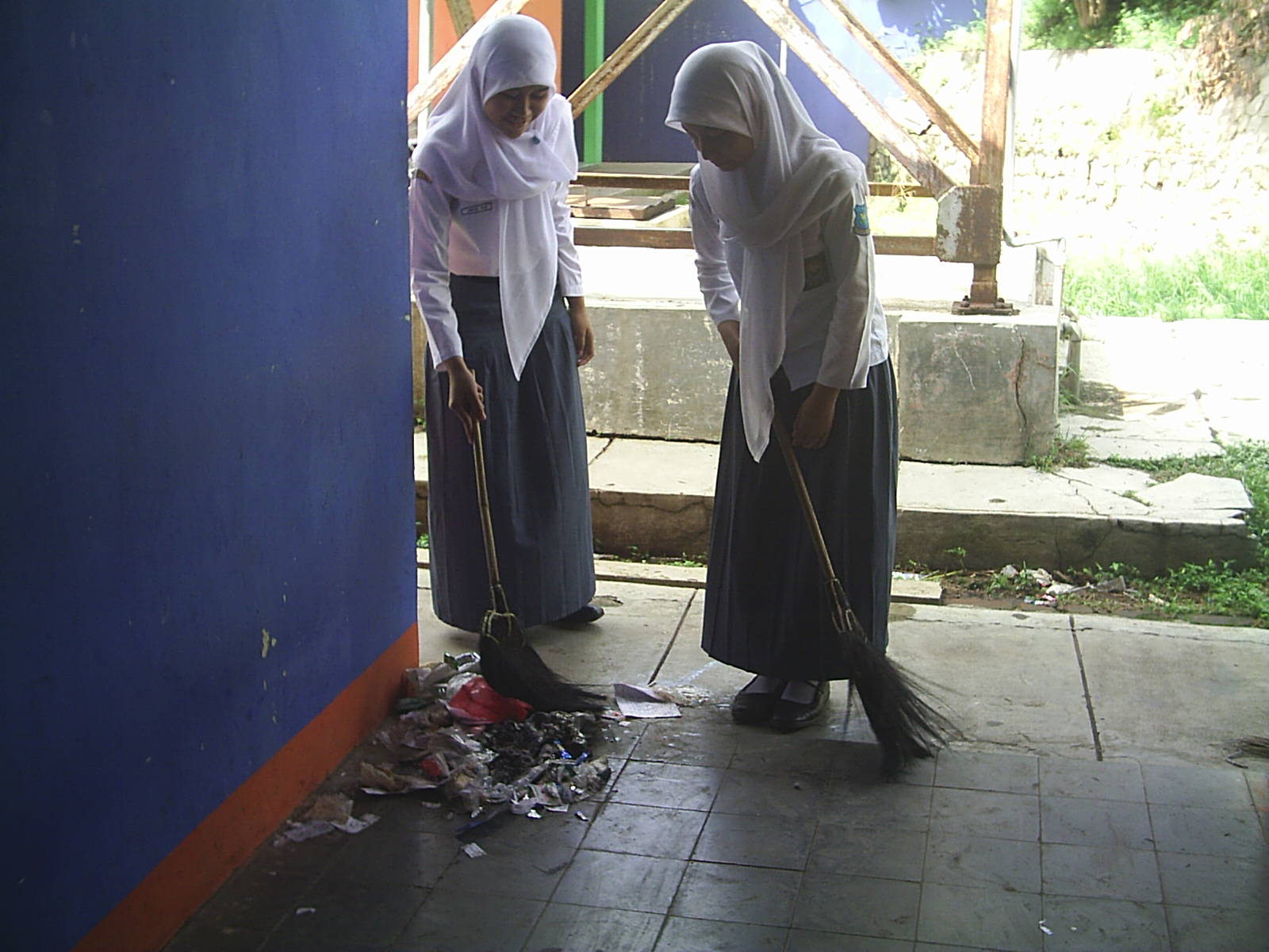 gambar menjaga kebersihan